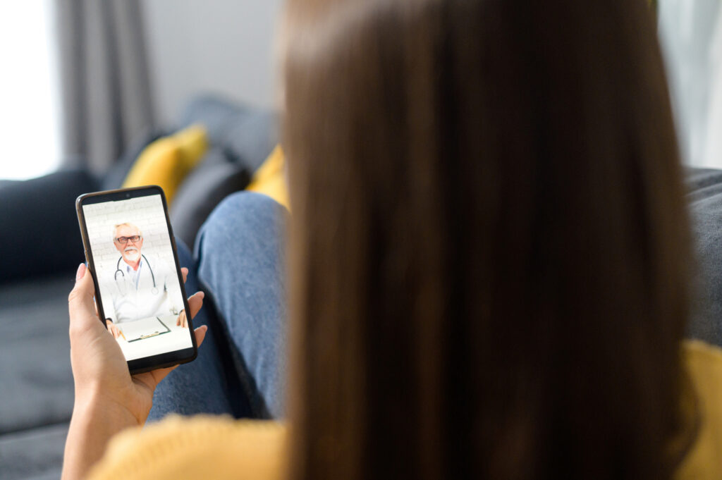 Få gratis legehjelp på mobilen i ferien - reiseforsikring - Varig Orkla Forsikring